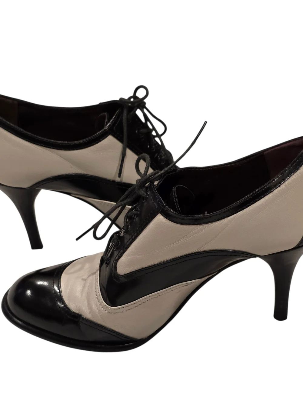 CHANEL Black and White Two-Tone Lace-Up Heels - Picture 4 of 9